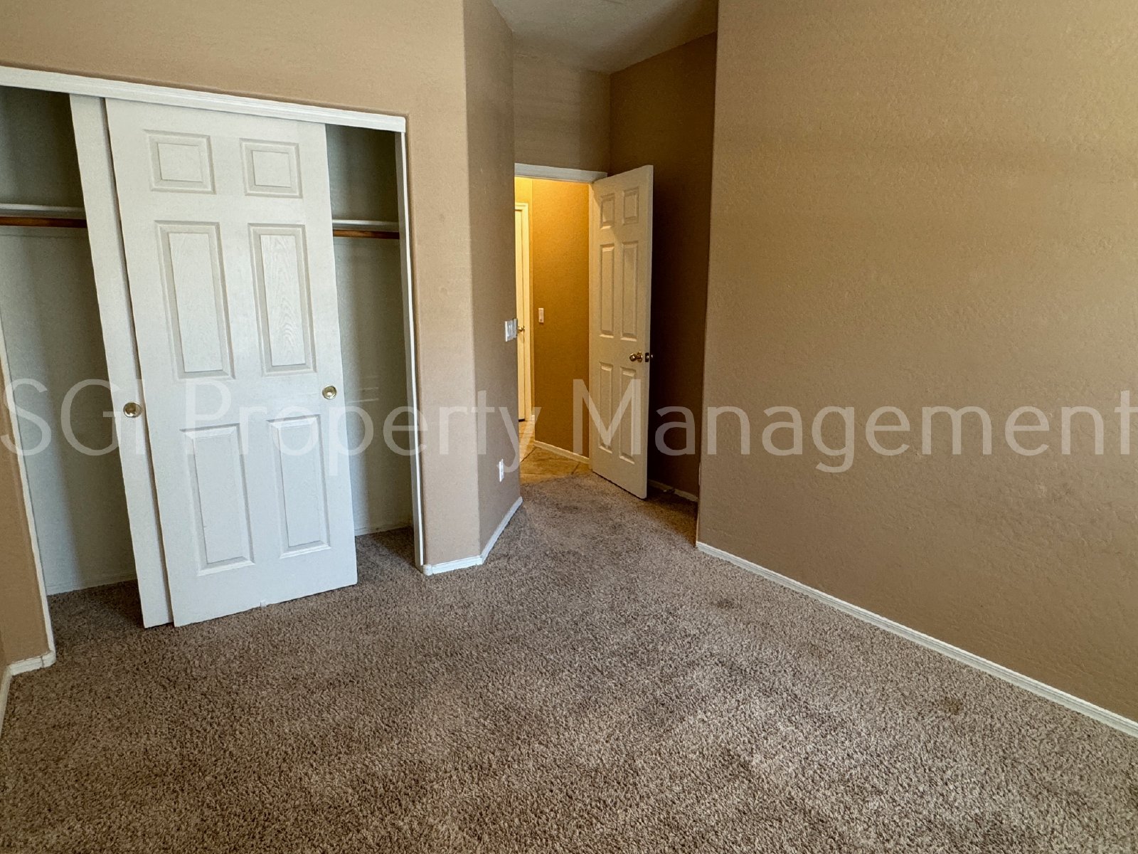 Gorgeous Suprise Farms home ready for move in property image