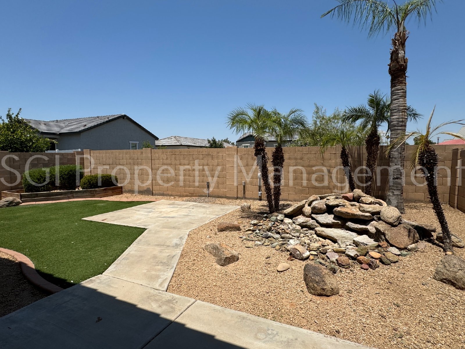Gorgeous Suprise Farms home ready for move in property image