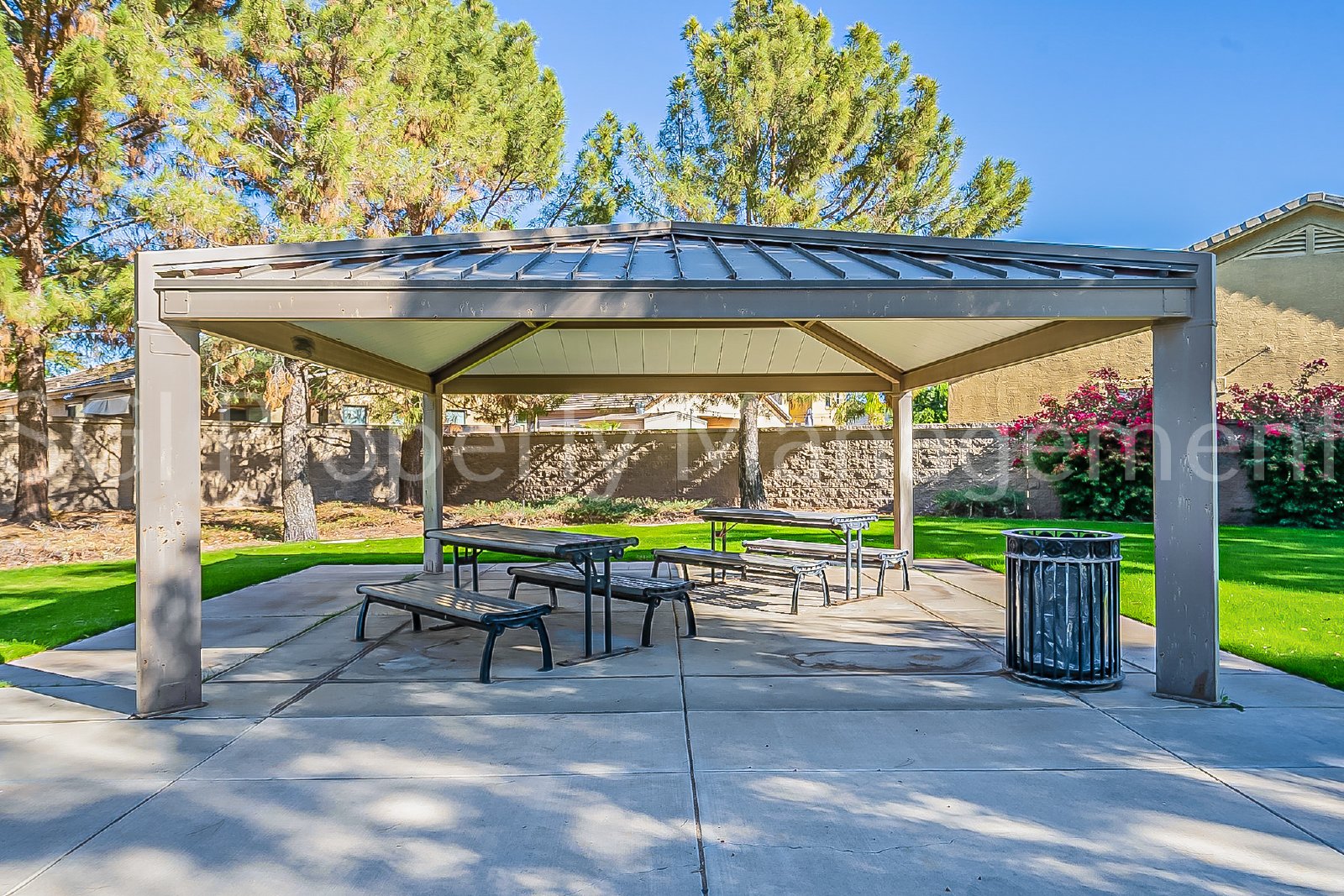 Gorgeous Suprise Farms home ready for move in property image