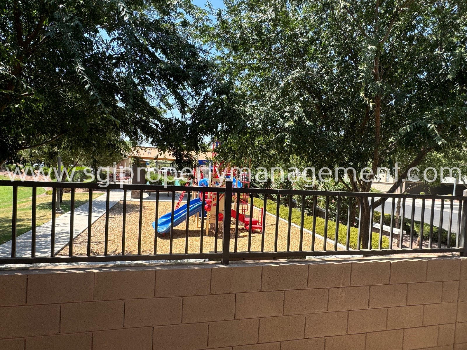 4 bedroom, 2 bathroom home nestled within the desirable Dahlia Pointe. property image