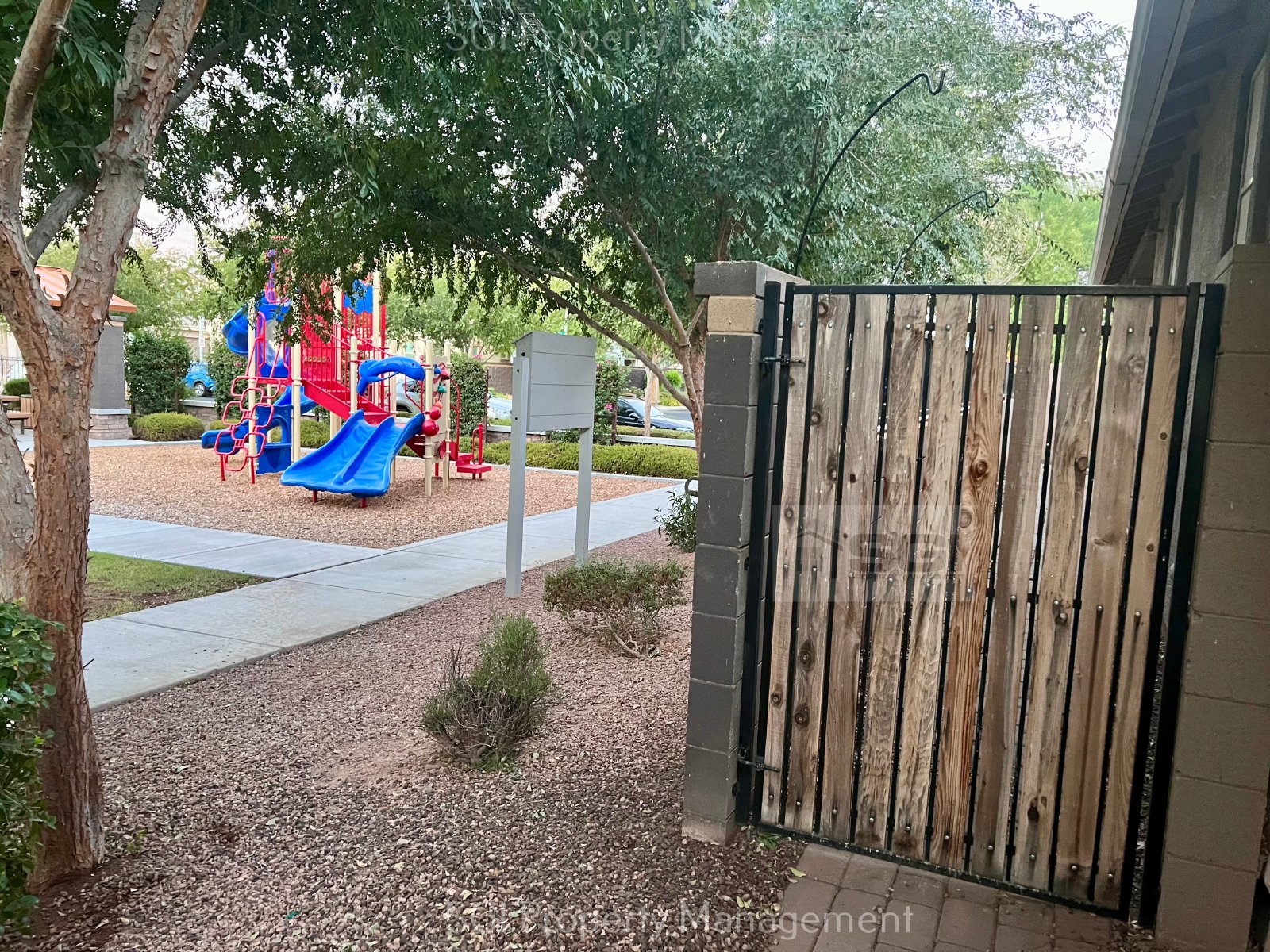 4 bedroom, 2 bathroom home nestled within the desirable Dahlia Pointe. property image