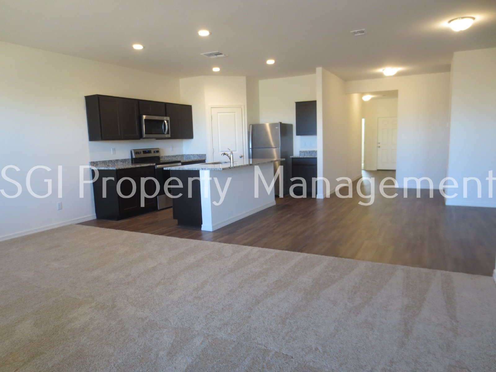 Beautiful 3 bedroom, 2 bathroom home property image