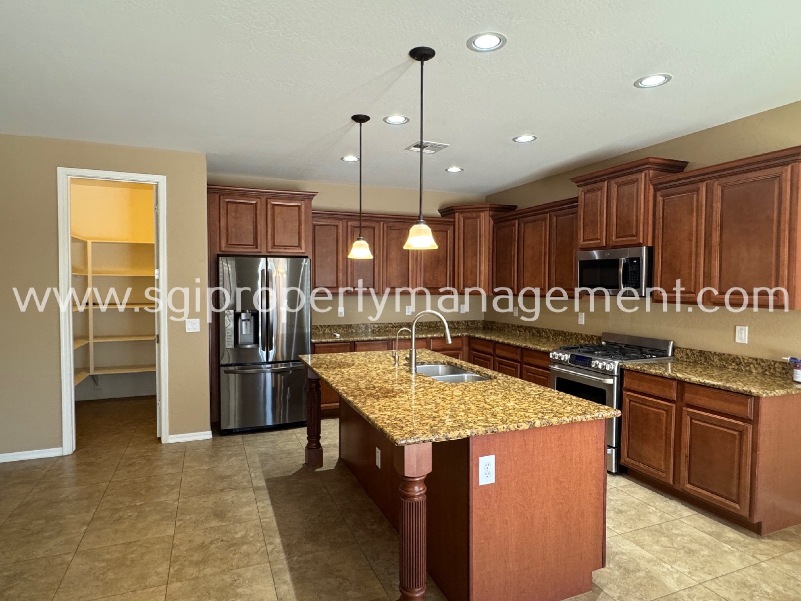 Immaculate 3 bedroom, 3 bath home property image