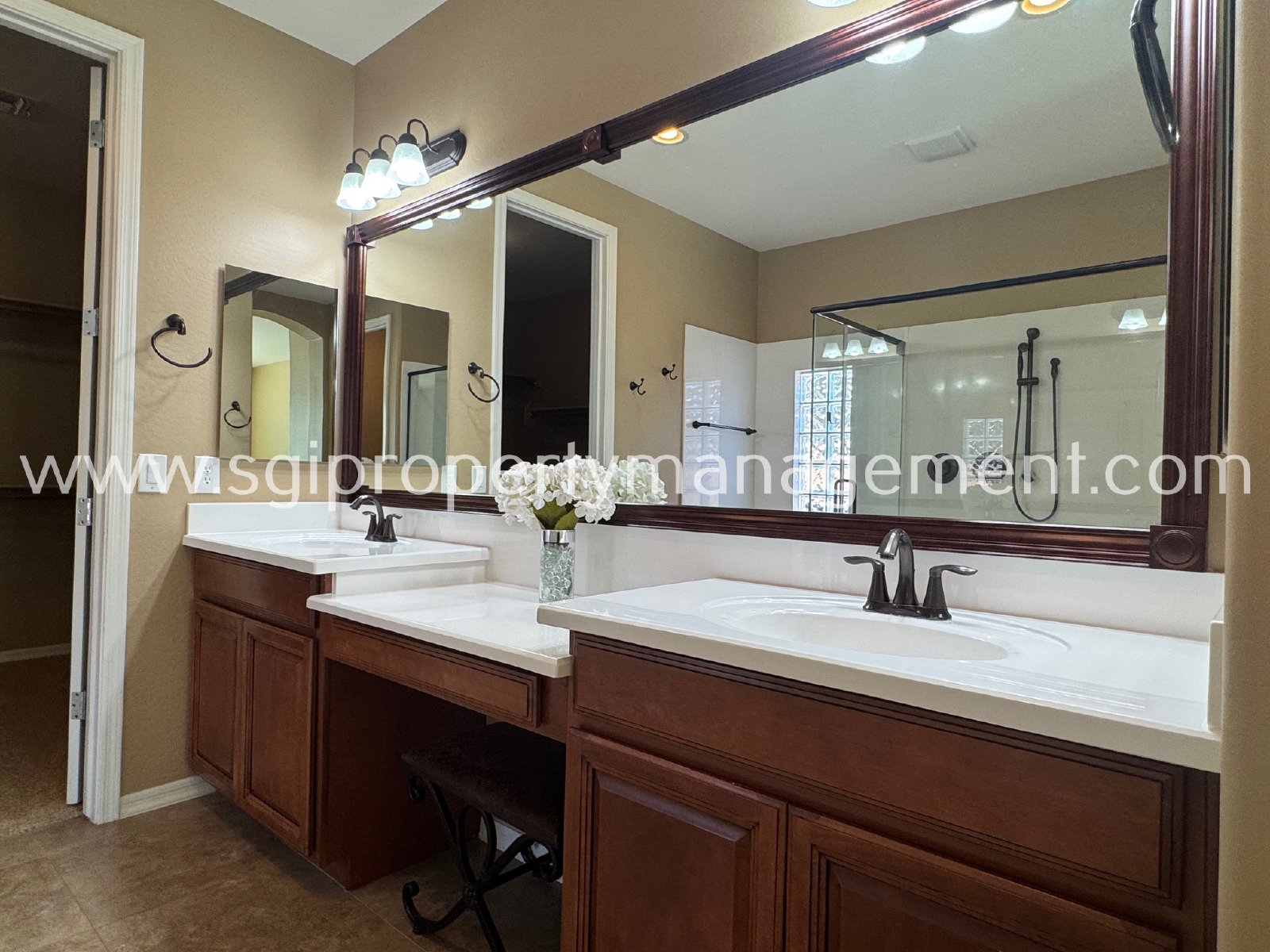 Immaculate 3 bedroom, 3 bath home property image