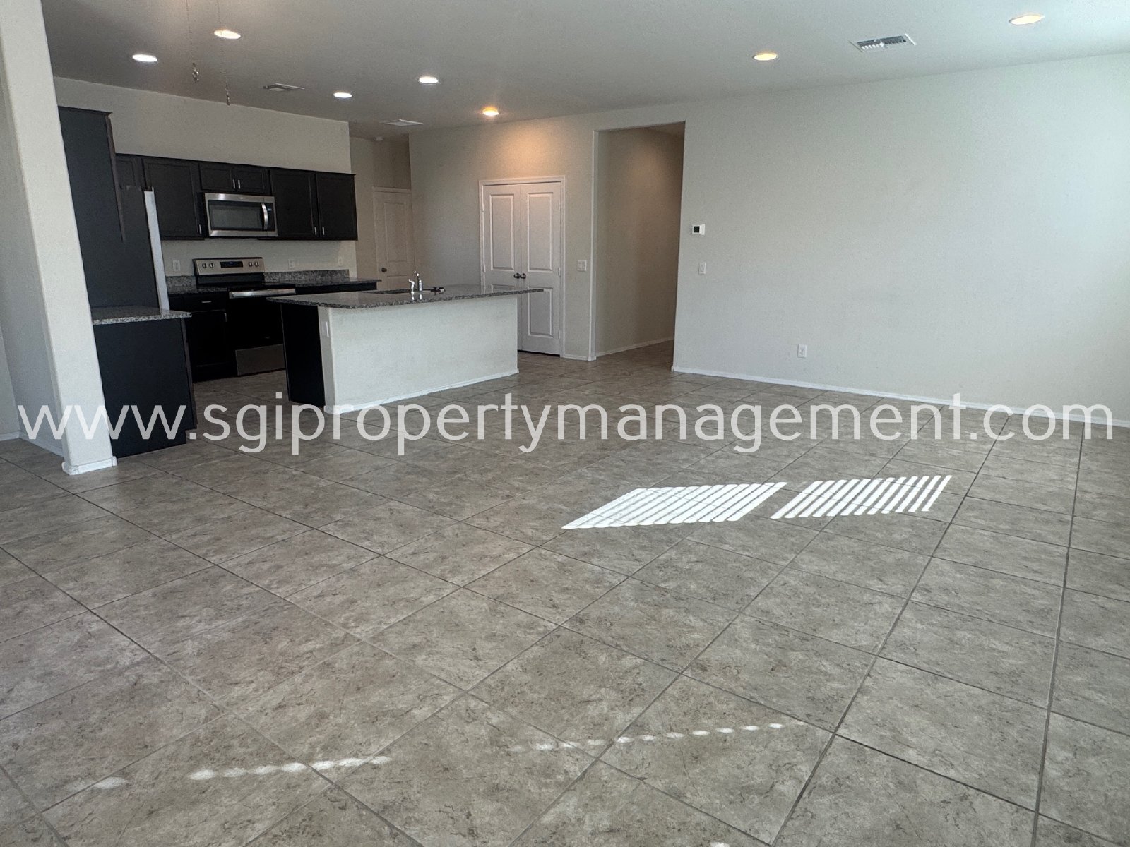 5 bedroom home with 3 car garage property image