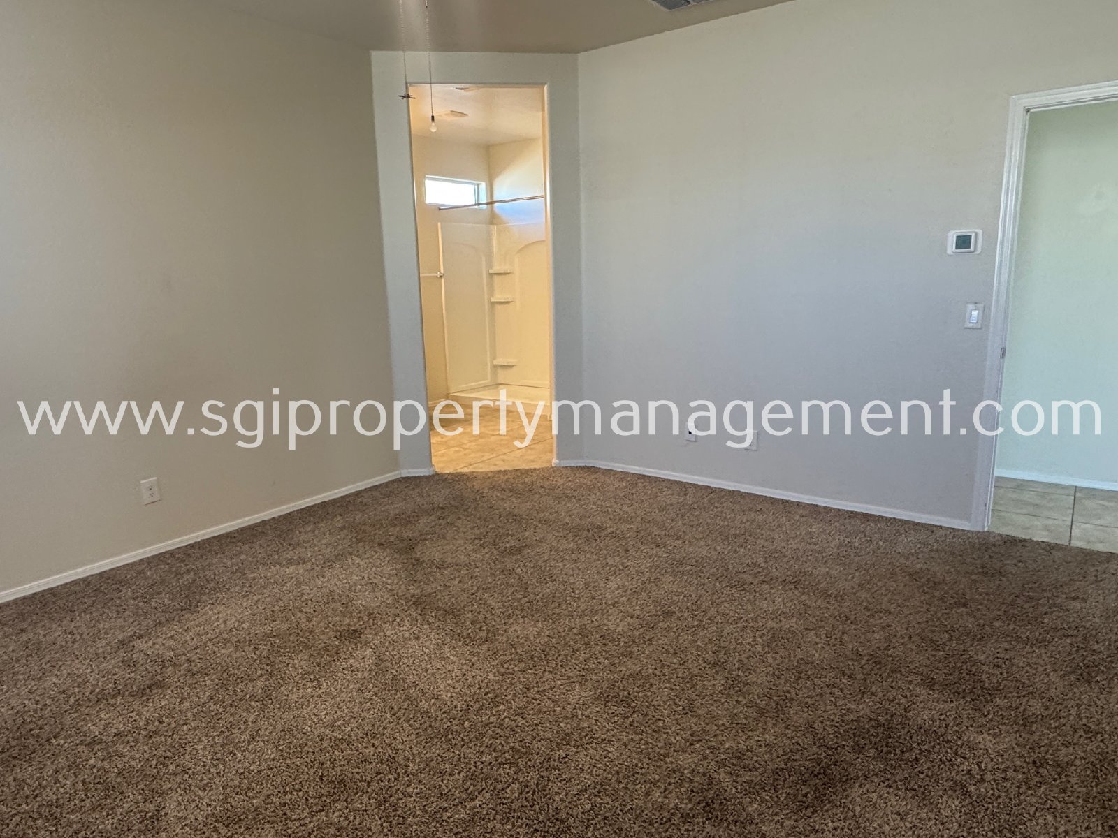 5 bedroom home with 3 car garage property image