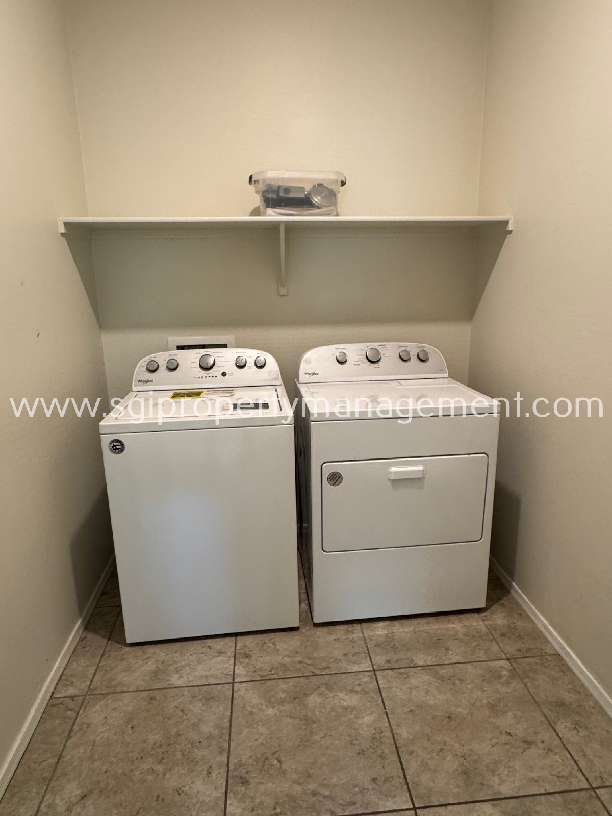 5 bedroom home with 3 car garage property image