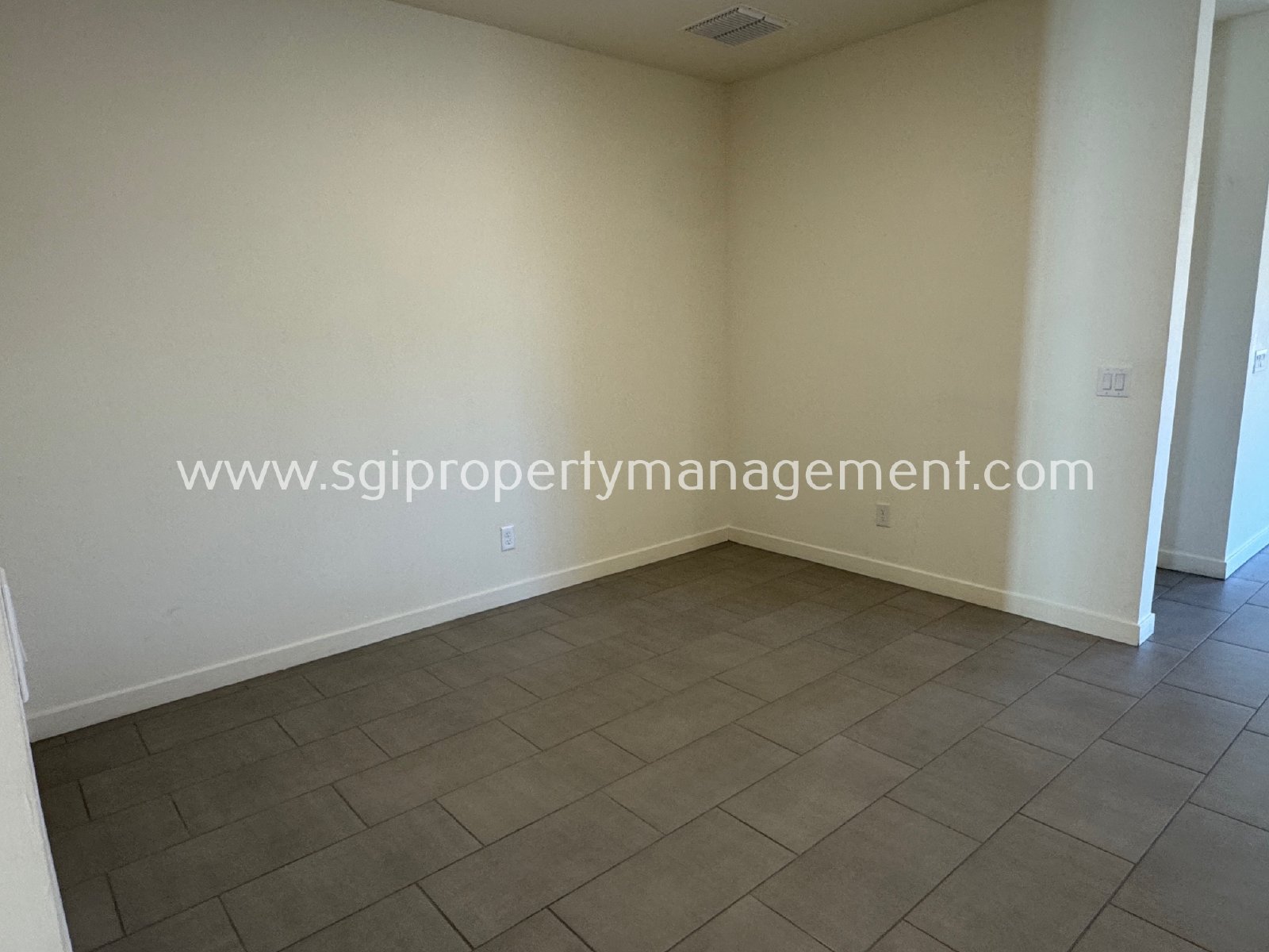 5 bedroom, 3 bathroom Casa Grande home property image