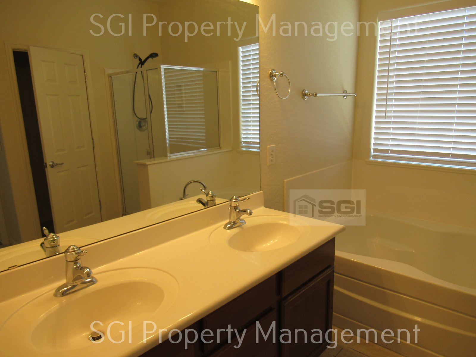 4 BEDROOM LAVEEN PROPERTY! property image