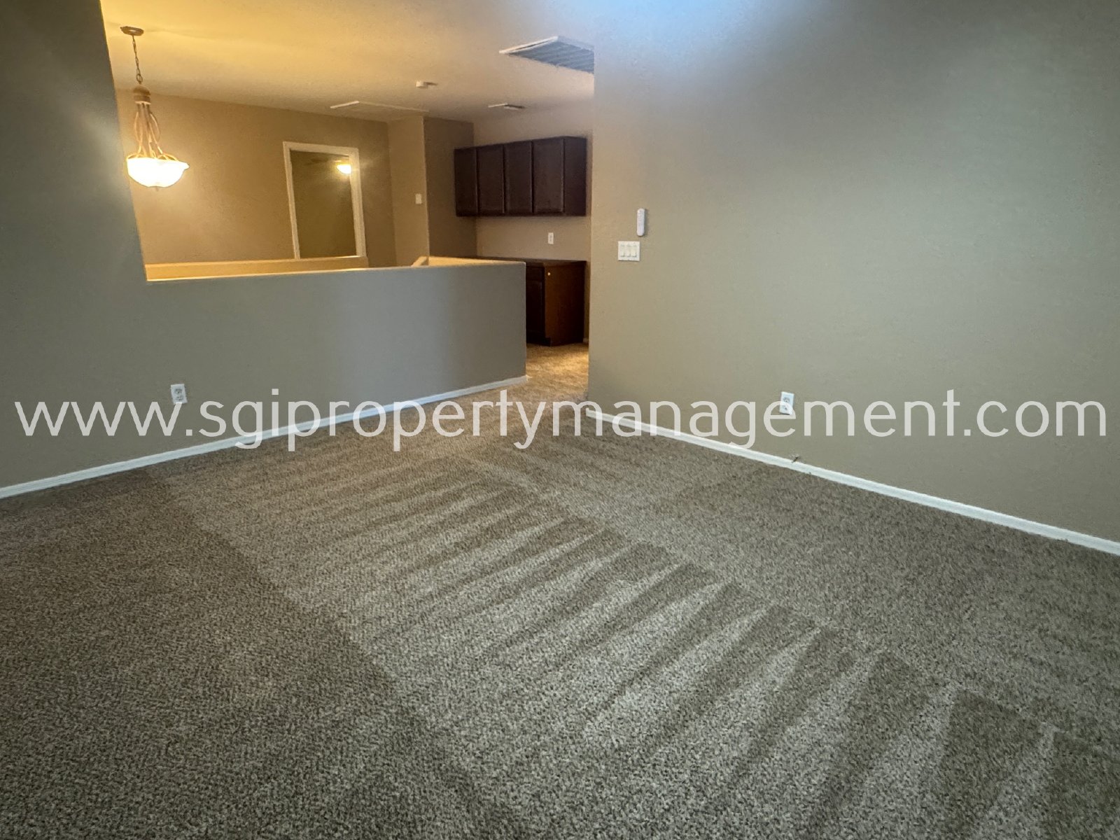 Spacious 5 bedroom home on corner lot property image