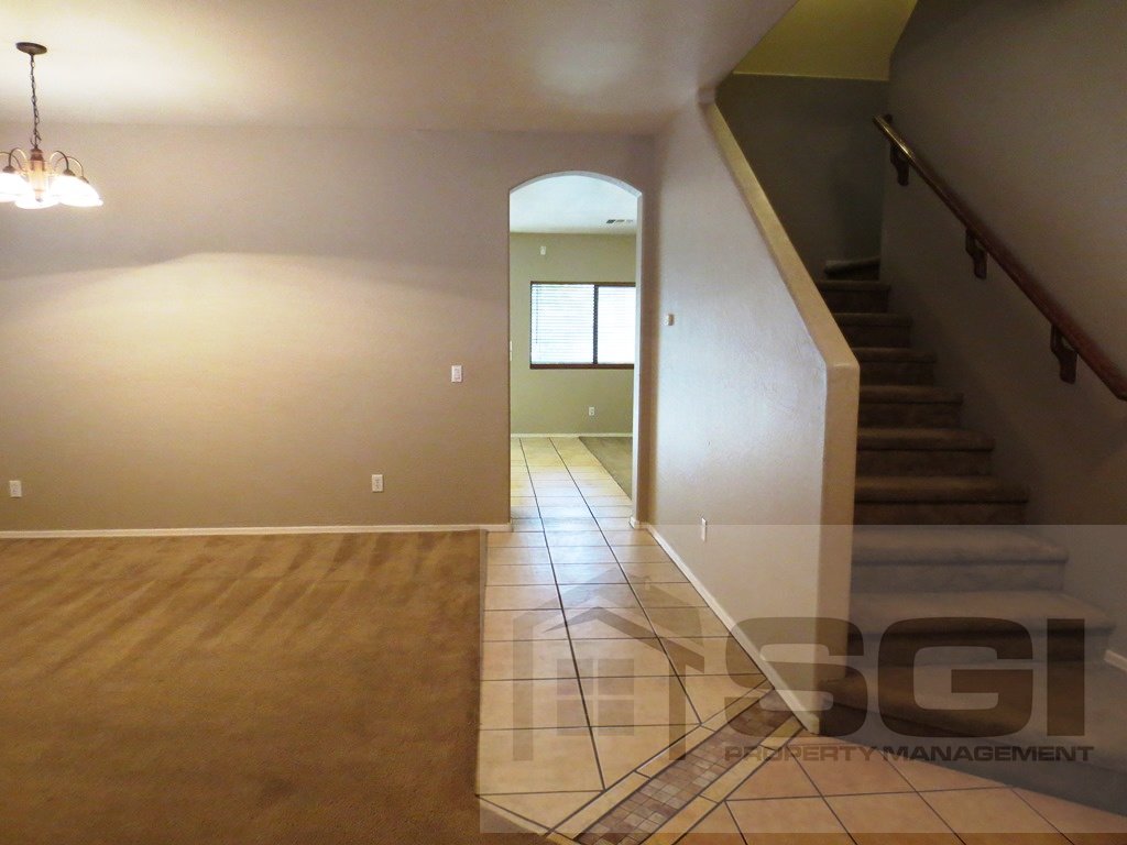 Spacious 5 bedroom home on corner lot property image