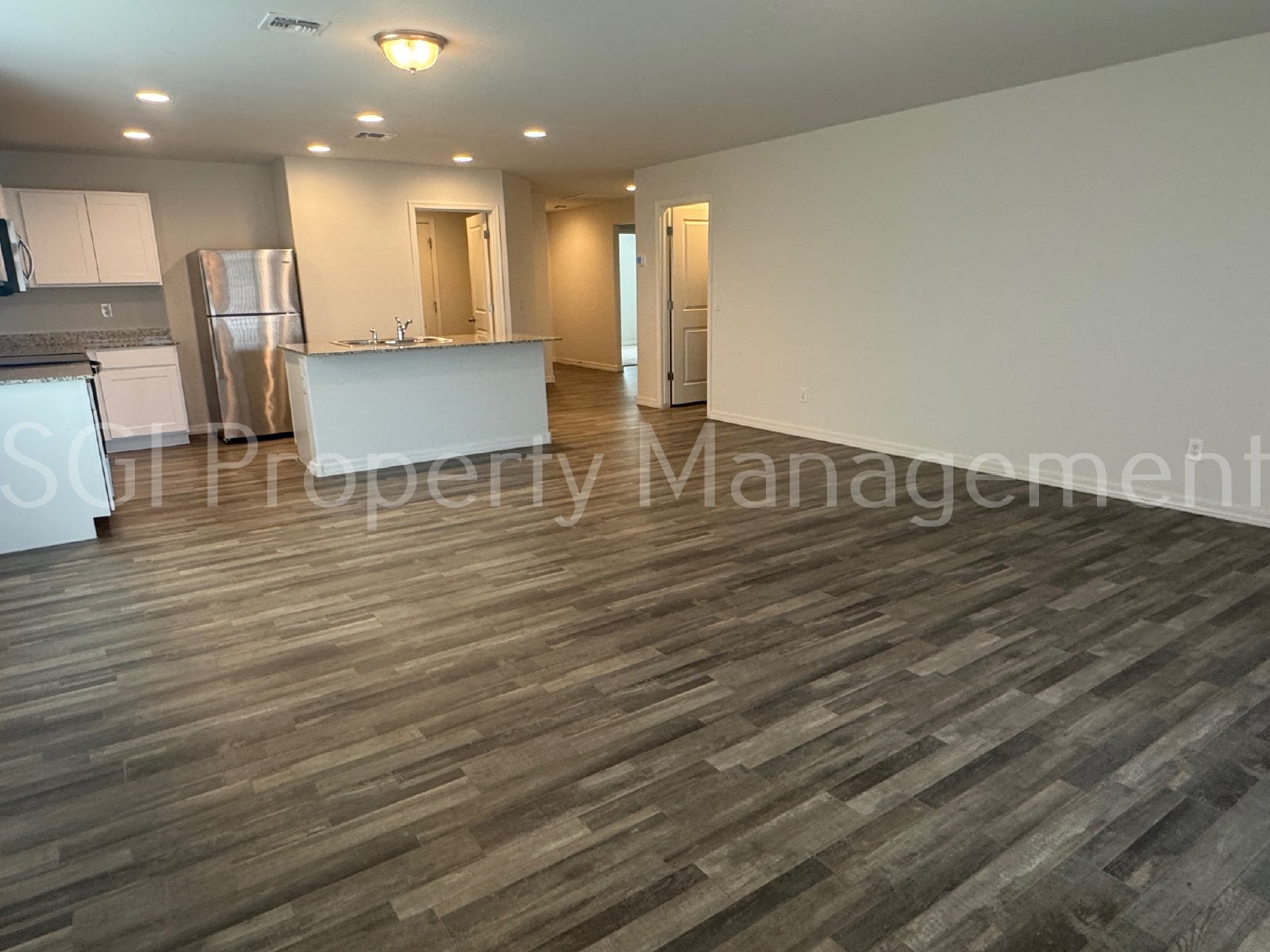 BEAUTIFUL HOME READY FOR MOVE IN!! property image