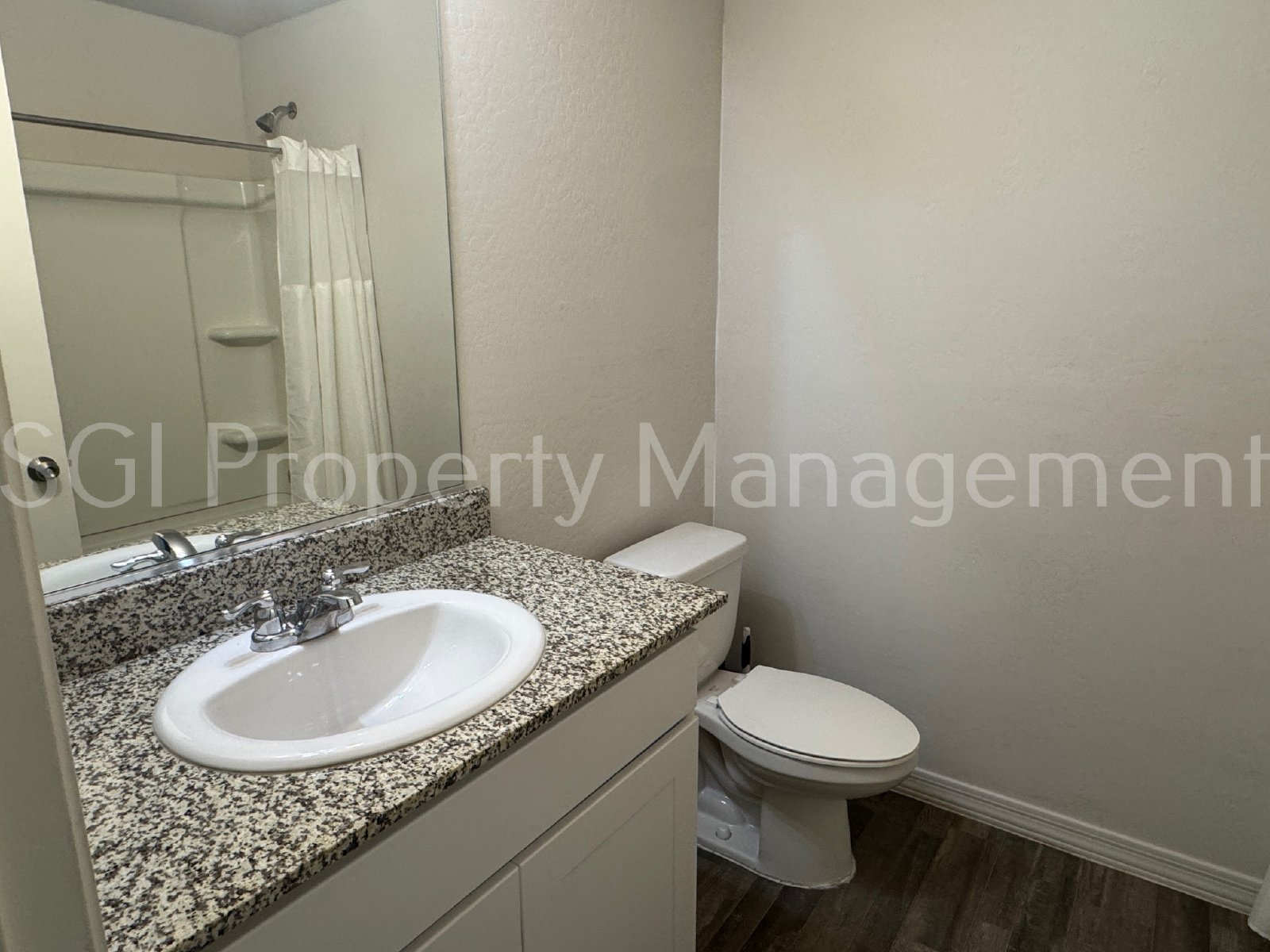 BEAUTIFUL HOME READY FOR MOVE IN!! property image