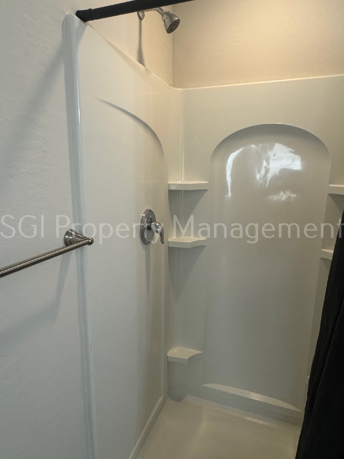 BEAUTIFUL HOME READY FOR MOVE IN!! property image