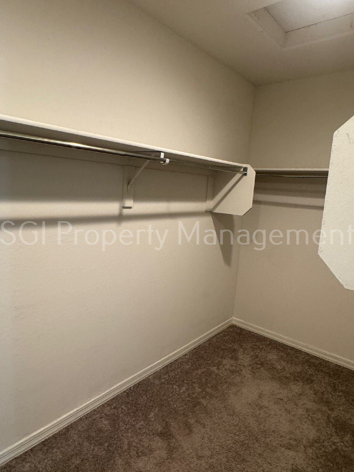 BEAUTIFUL HOME READY FOR MOVE IN!! property image