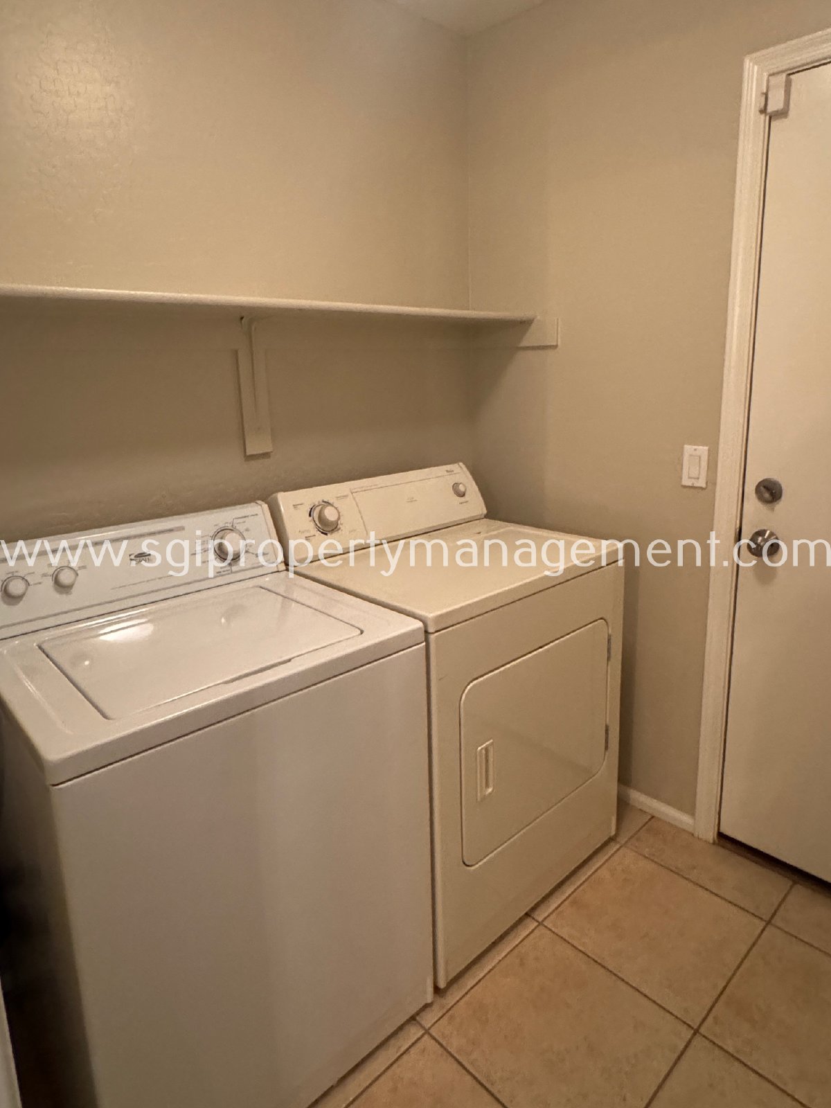 Charming 3 bedroom single level San Tan Valley home property image