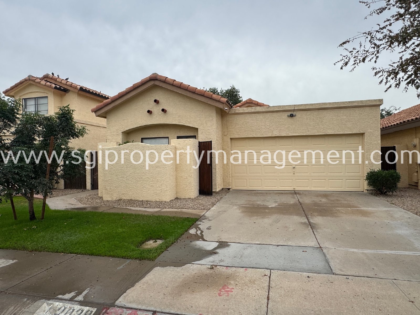 Charming Lakefront 3 bedroom, 2 bathroom home property image