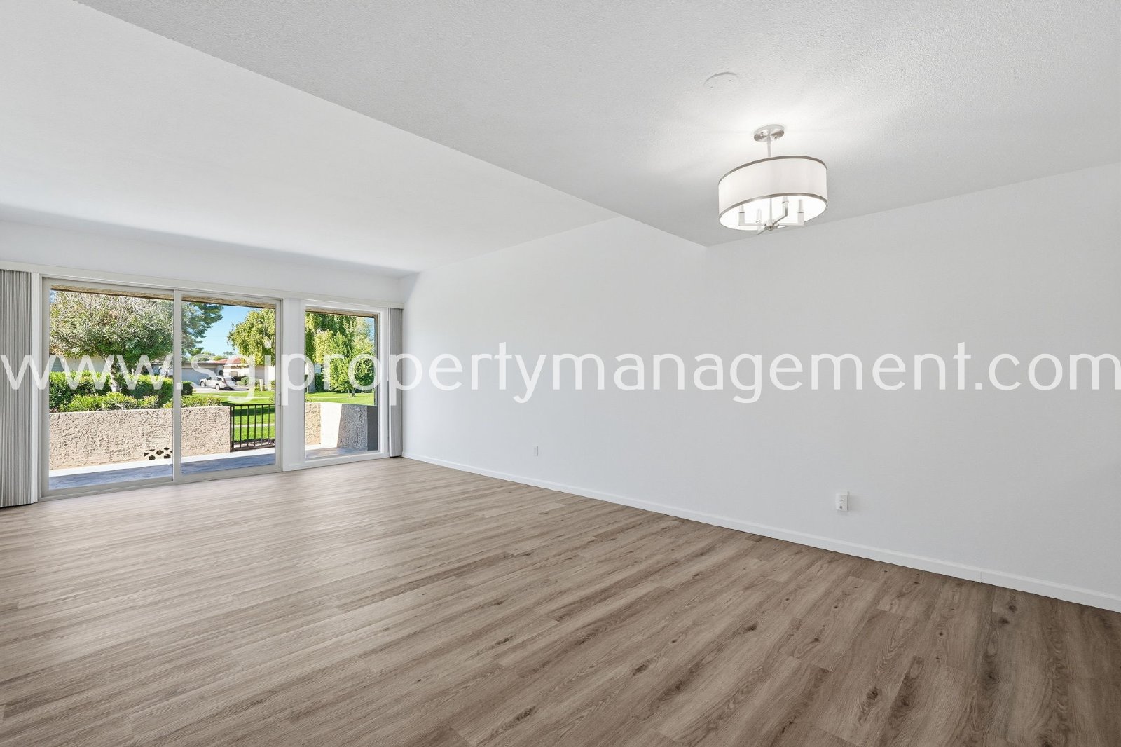 Updated 2 bedroom, 2 bathroom Scottsdale home property image