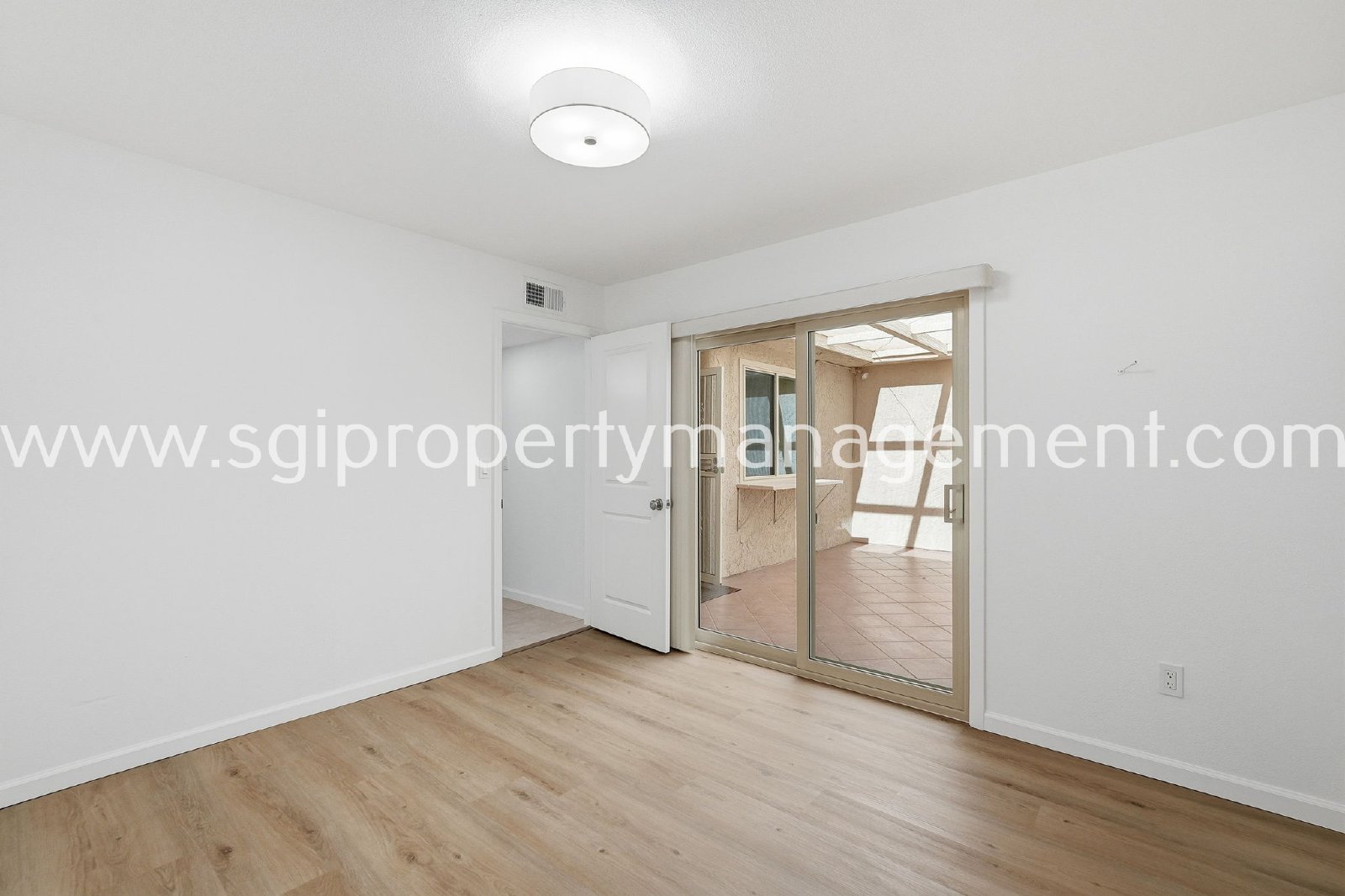 Updated 2 bedroom, 2 bathroom Scottsdale home property image