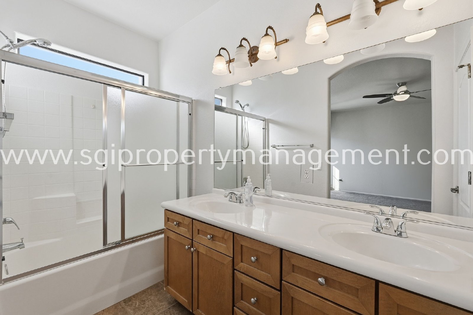 Great 3 bedroom, 2.5 bath home in NE Phoenix property image