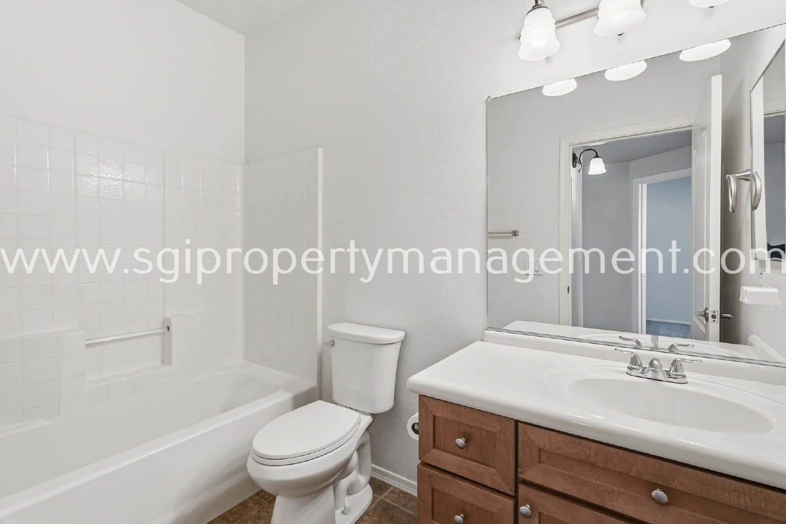 Great 3 bedroom, 2.5 bath home in NE Phoenix property image