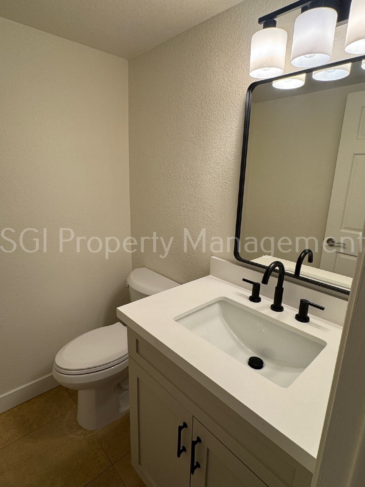 Great condo ready for move in property image