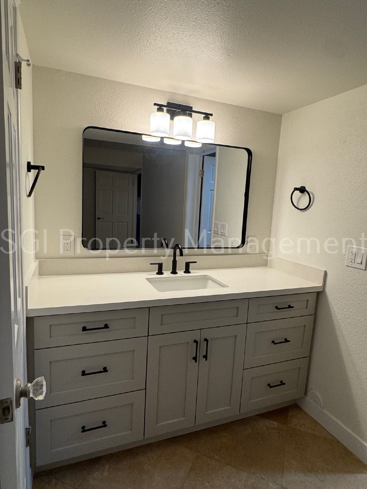 Great condo ready for move in property image