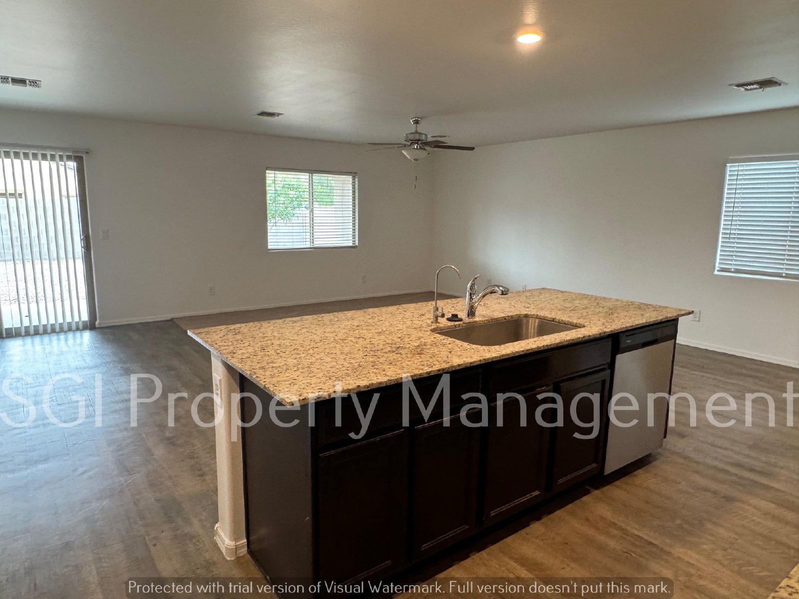 Beautiful 4 bedroom plus den home in Casa Grande property image