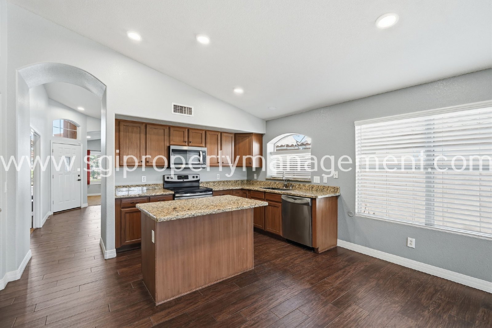 Updated 4 bedroom Peoria home property image