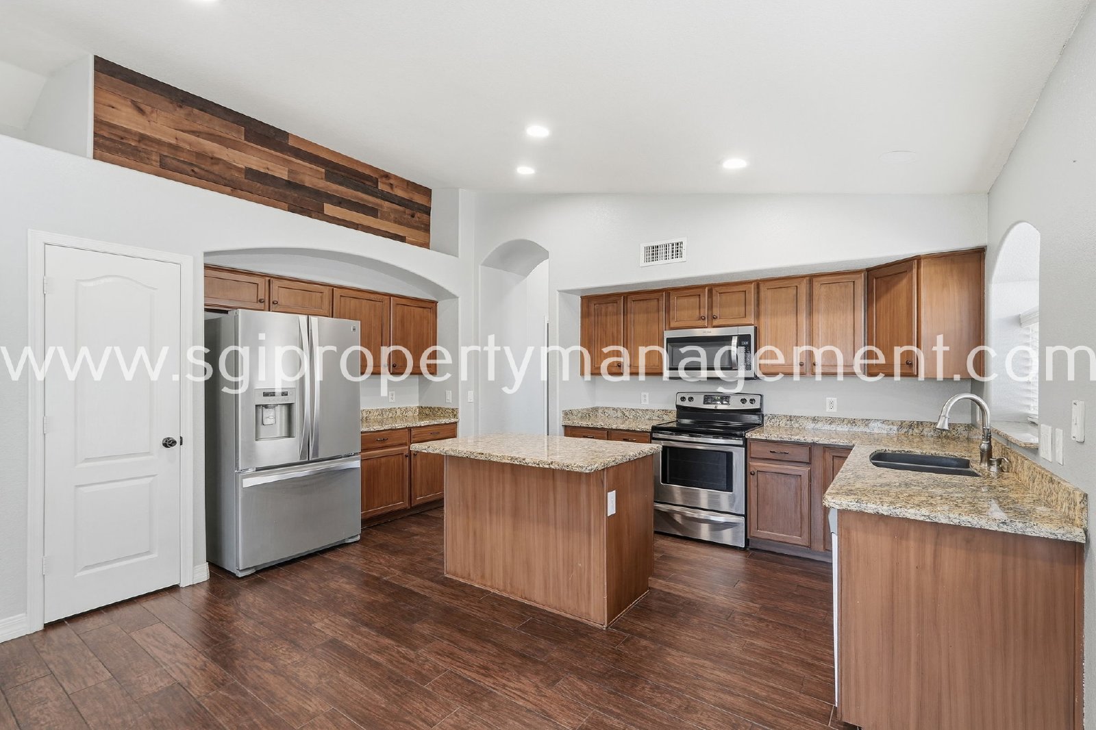 Updated 4 bedroom Peoria home property image