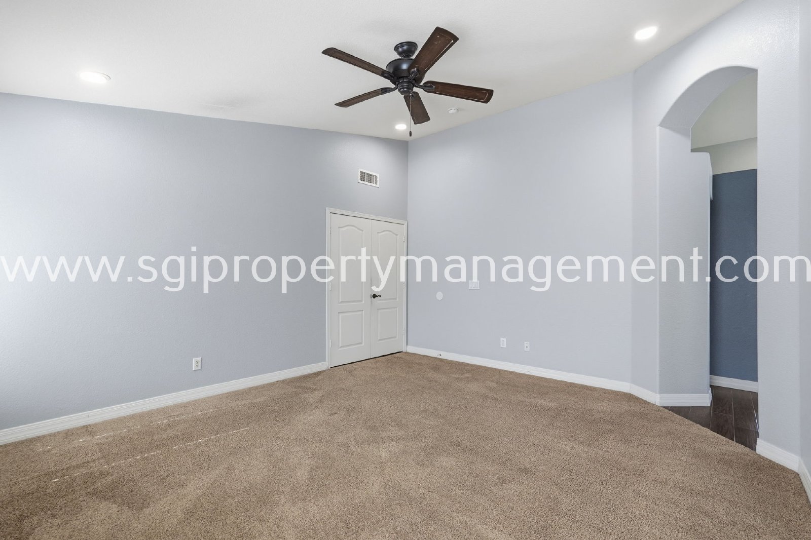 Updated 4 bedroom Peoria home property image
