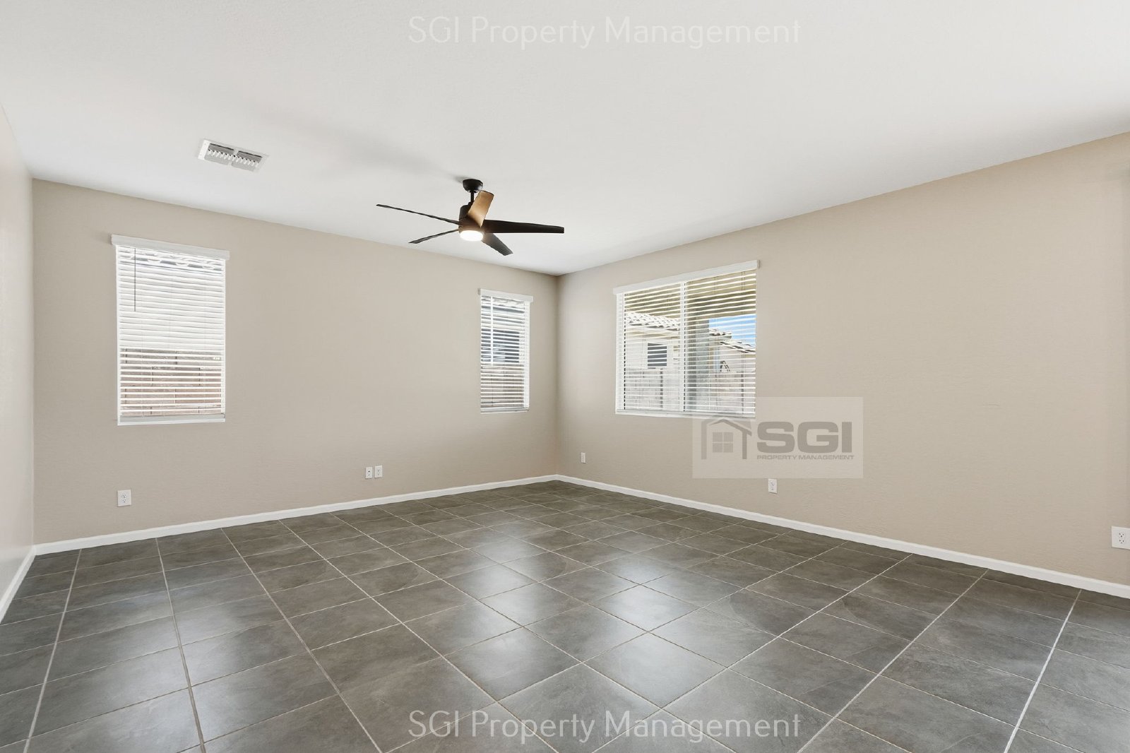 4 BEDROOM 3 BATHROOM SURPRISE HOME. property image