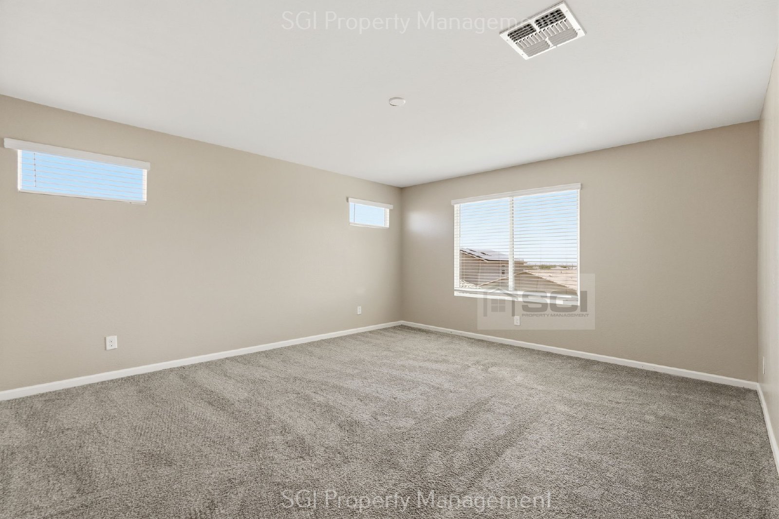 4 BEDROOM 3 BATHROOM SURPRISE HOME. property image