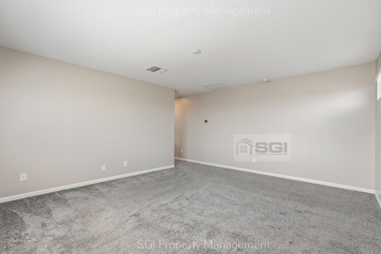 4 BEDROOM 3 BATHROOM SURPRISE HOME. property image