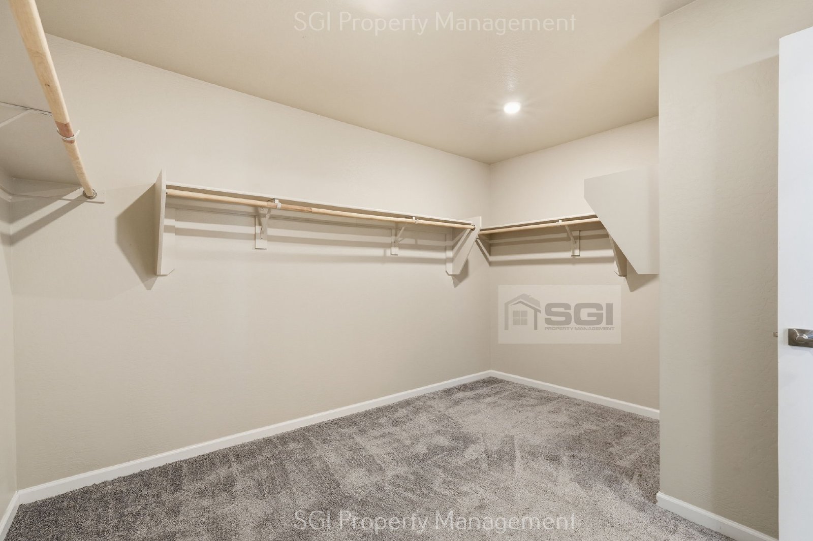 4 BEDROOM 3 BATHROOM SURPRISE HOME. property image