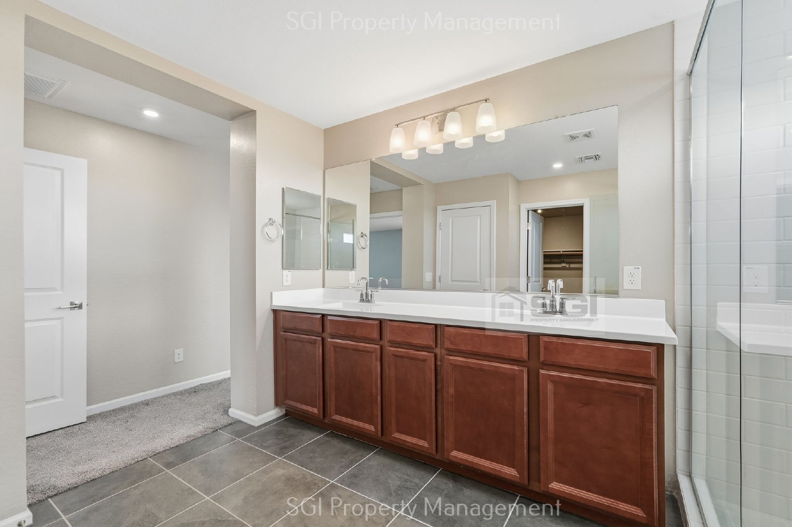 4 BEDROOM 3 BATHROOM SURPRISE HOME. property image
