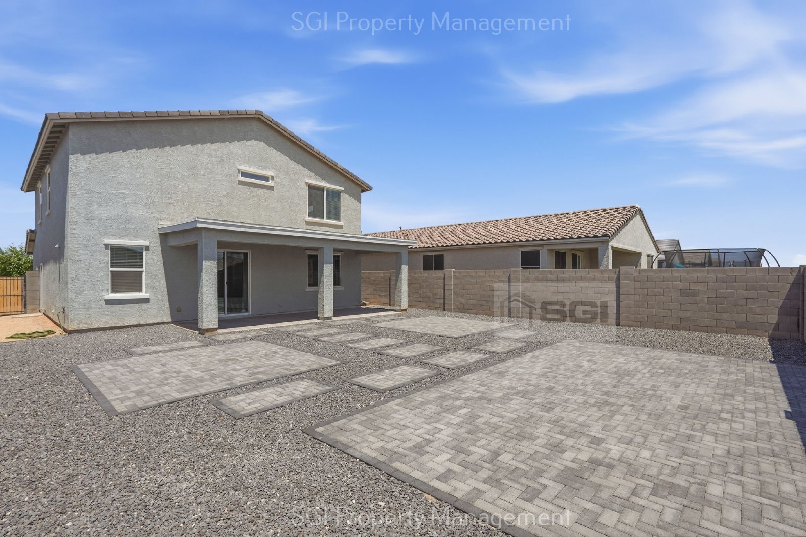 4 BEDROOM 3 BATHROOM SURPRISE HOME. property image