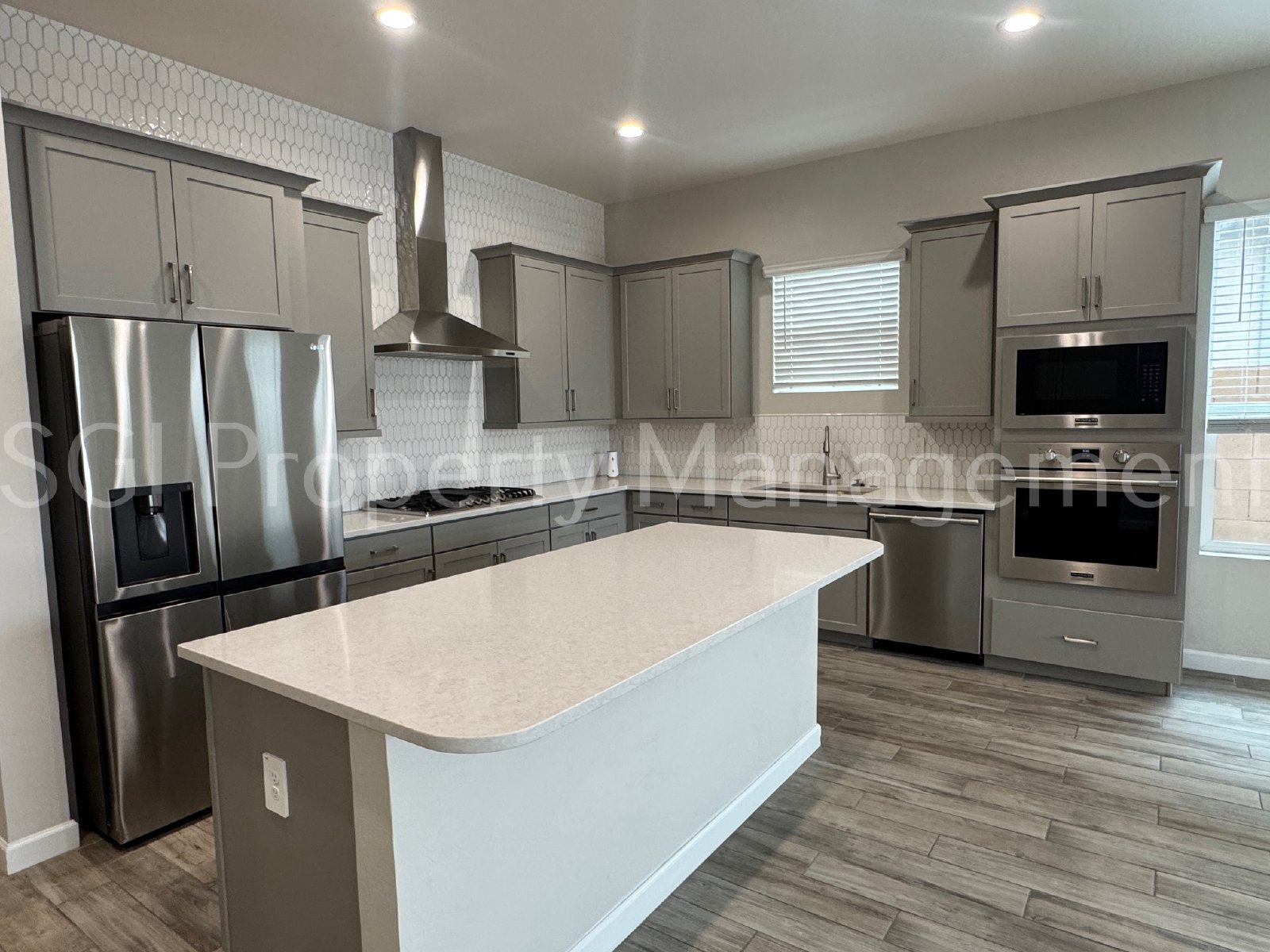 STUNNING DESERT RIDGE LUXURY PROPERTY! property image