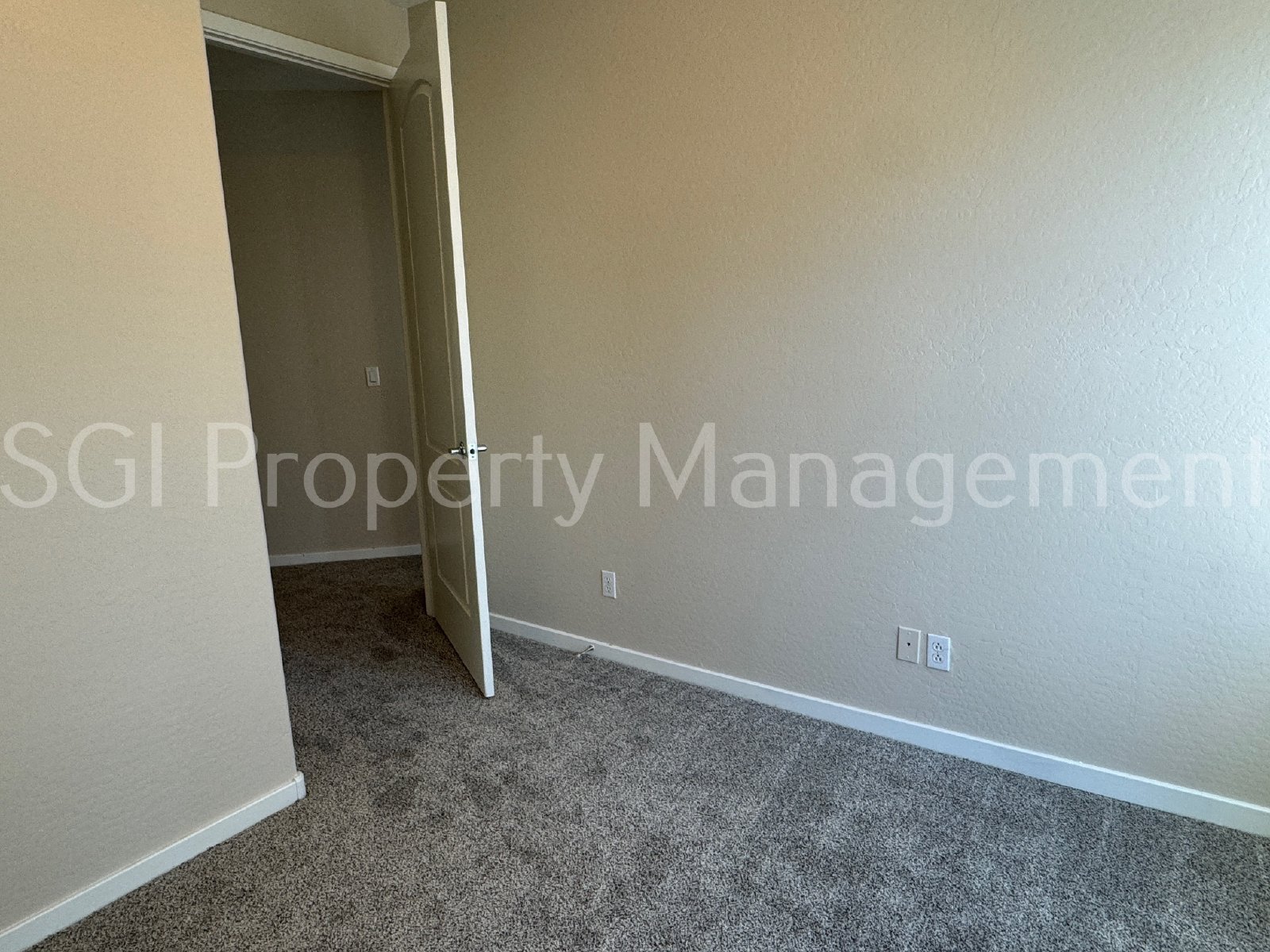 Gorgeous townhouse ready for move in property image