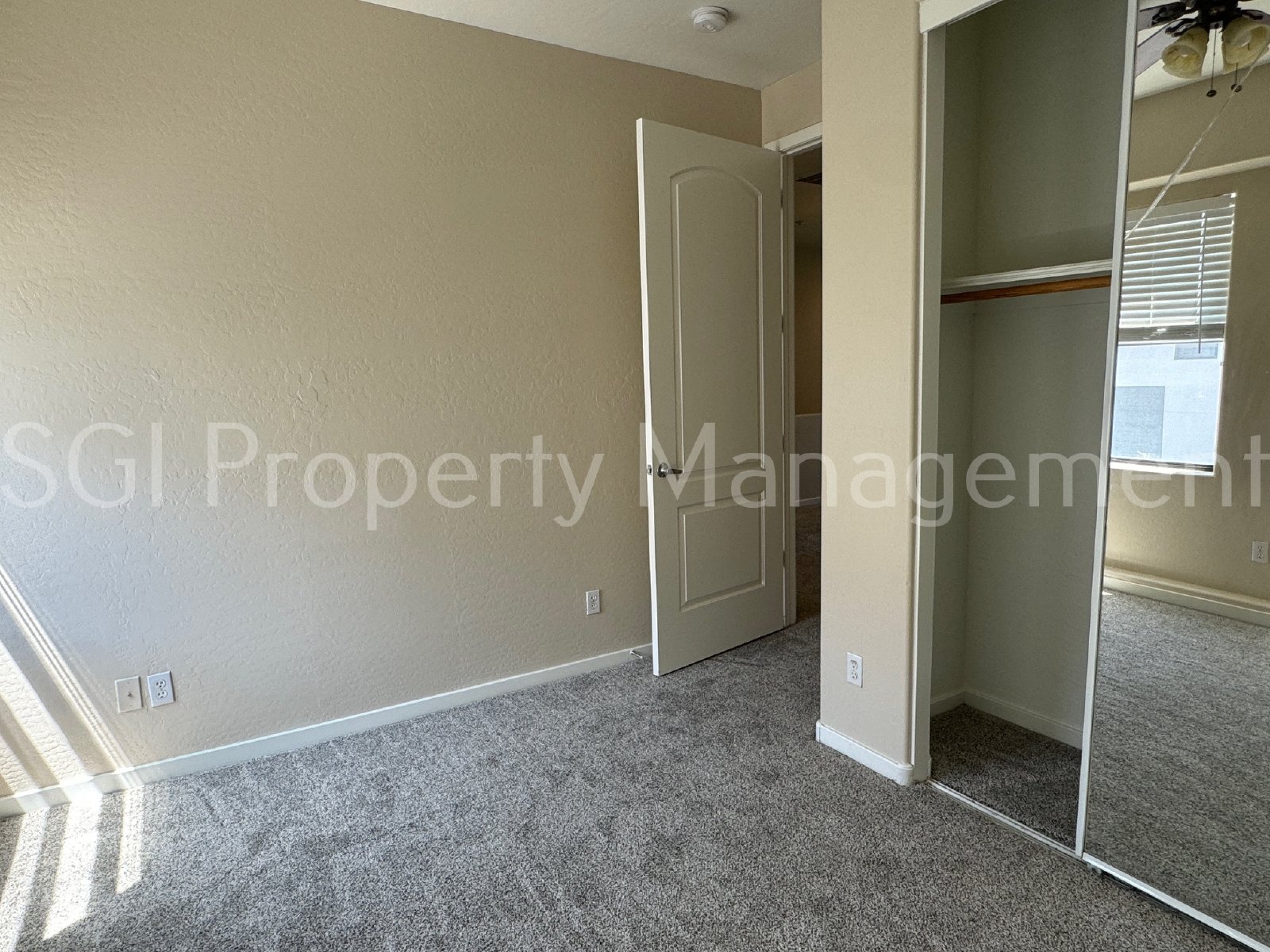 Gorgeous townhouse ready for move in property image