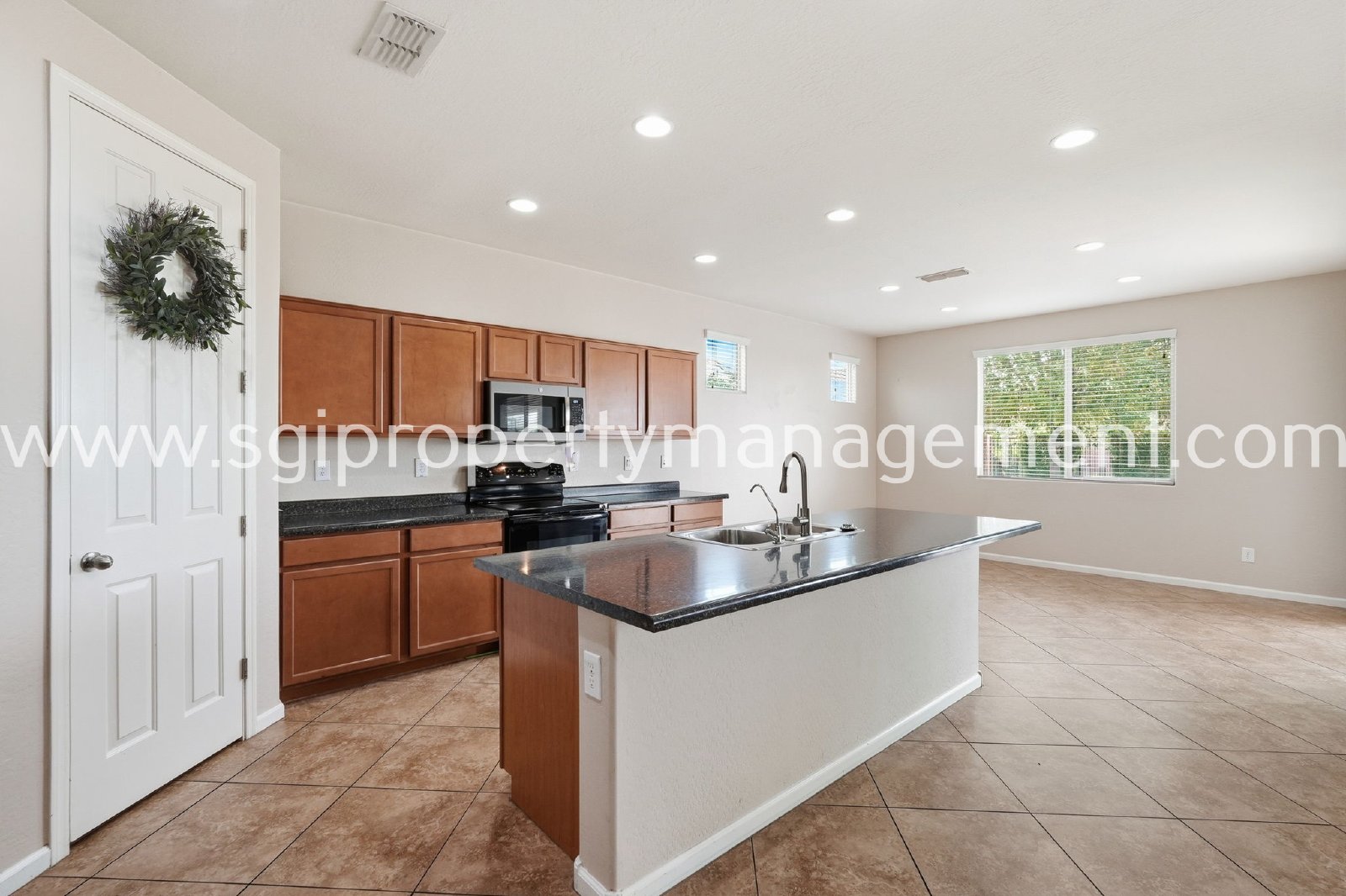 PEORIA HOME WITH MOUNTAIN VIEWS property image