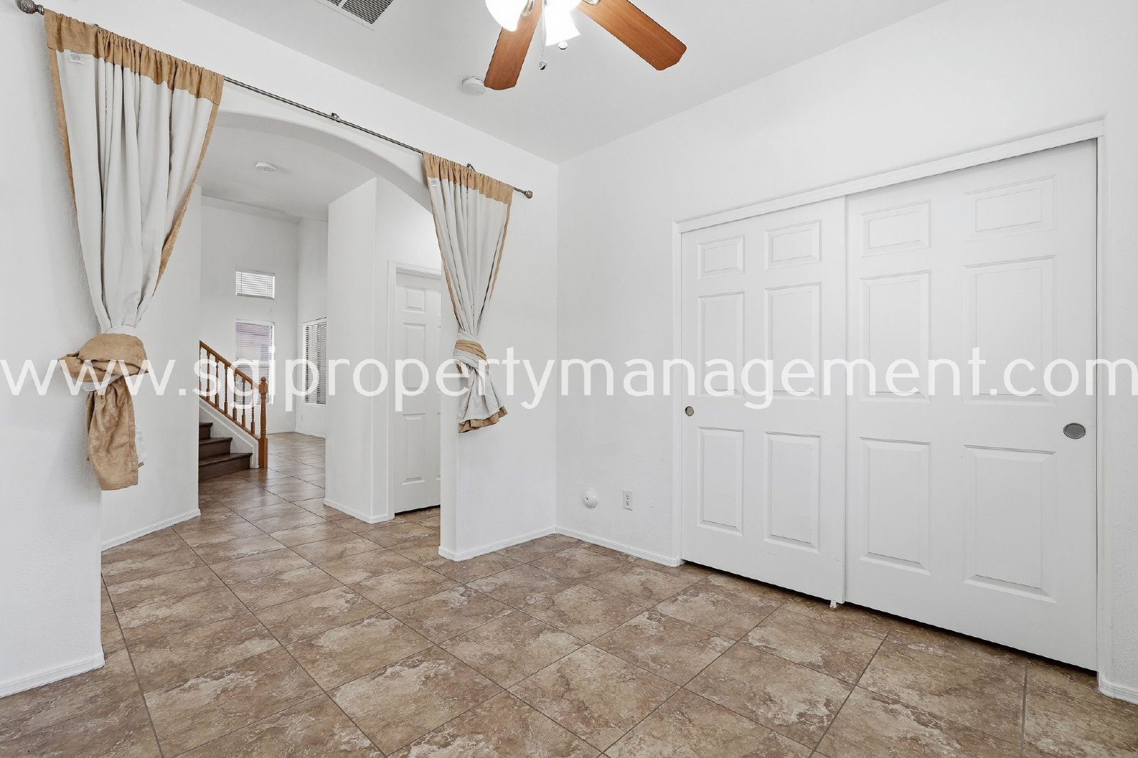 5 BEDROOM GLENDALE HOME. property image