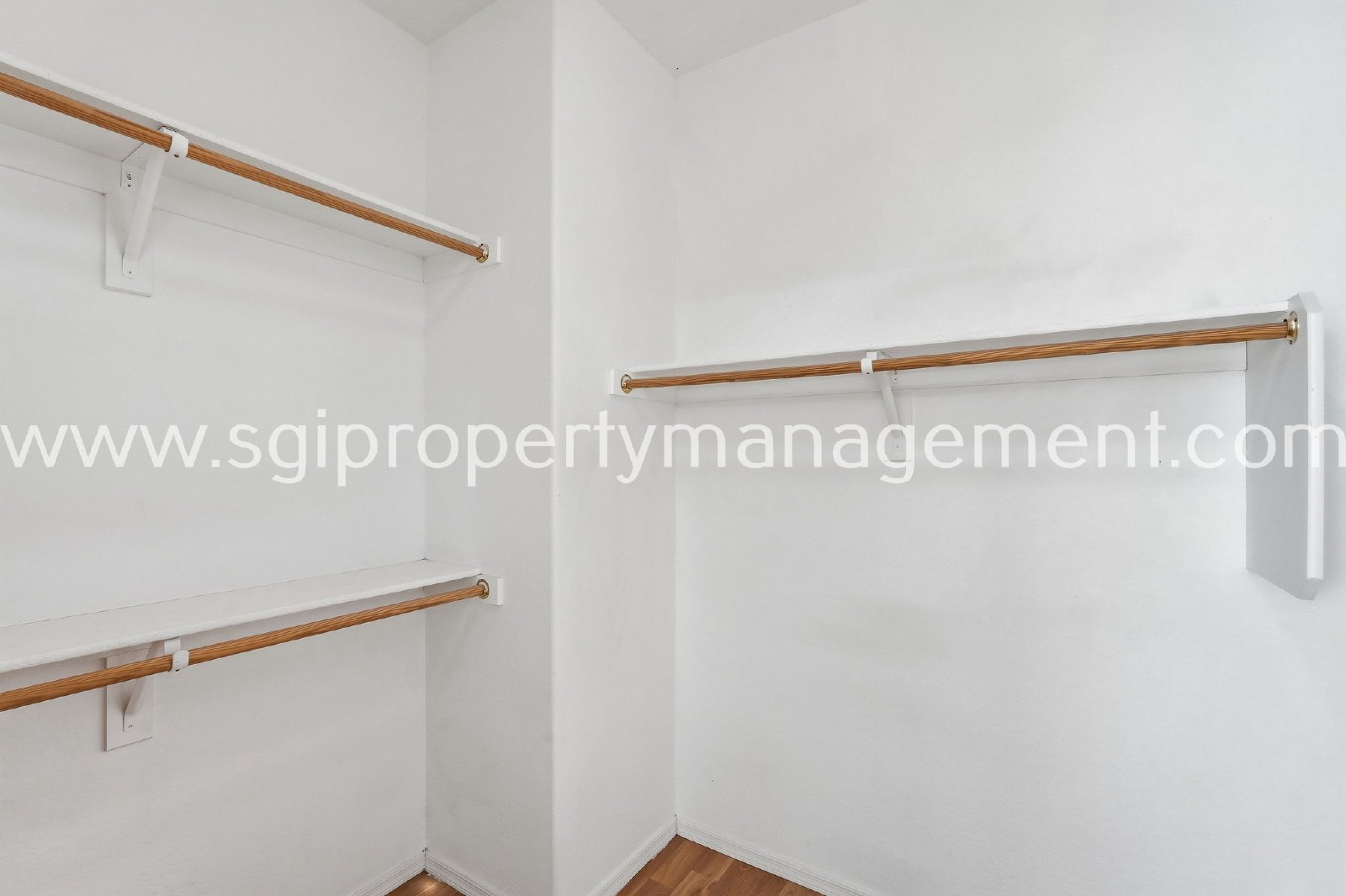 5 BEDROOM GLENDALE HOME. property image