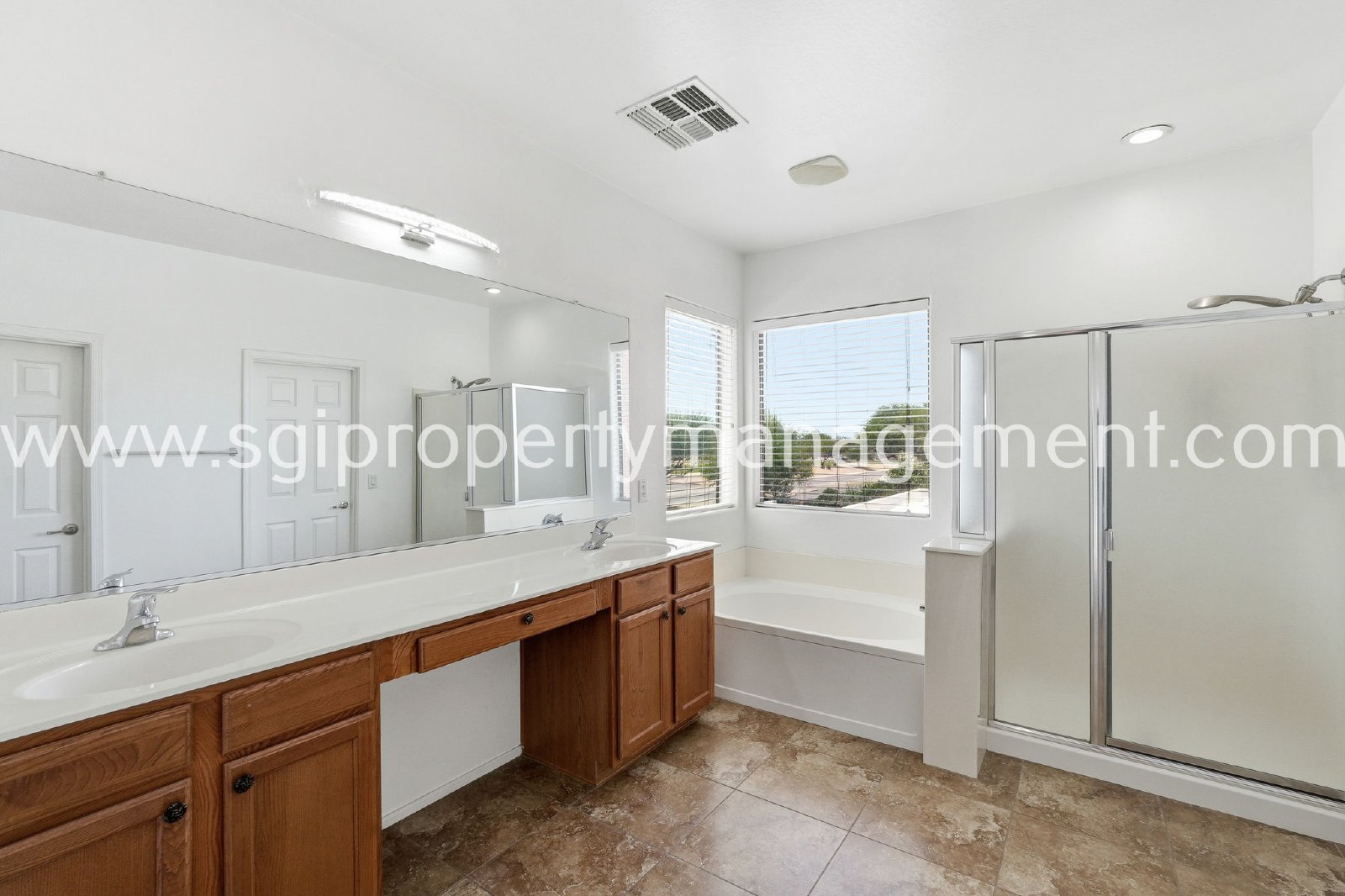 5 BEDROOM GLENDALE HOME. property image