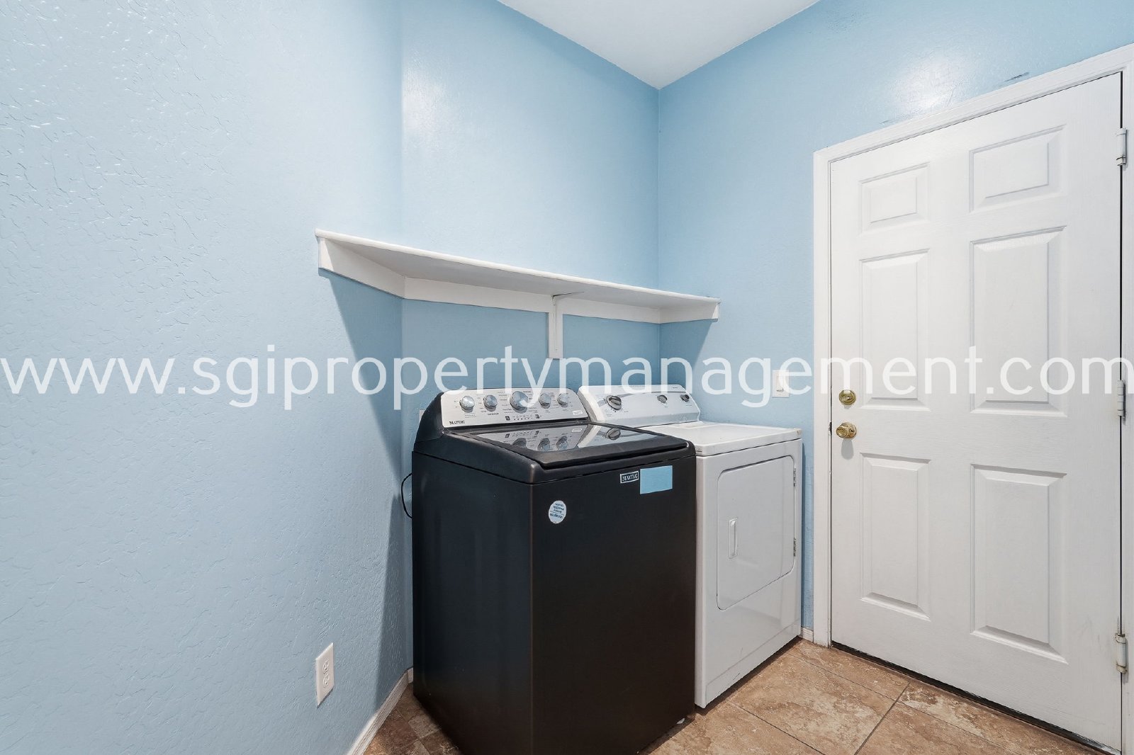 5 BEDROOM GLENDALE HOME. property image