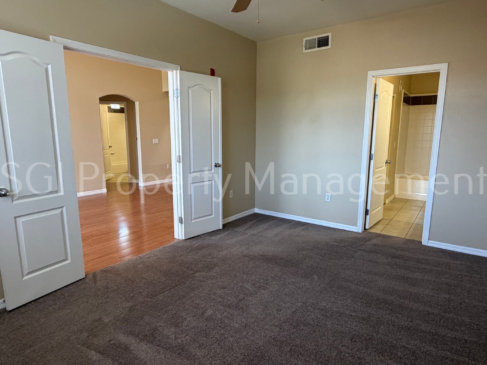 NICE 2 BEDROOM CONDO IN MONTAGE CONDOMINIUMS! property image