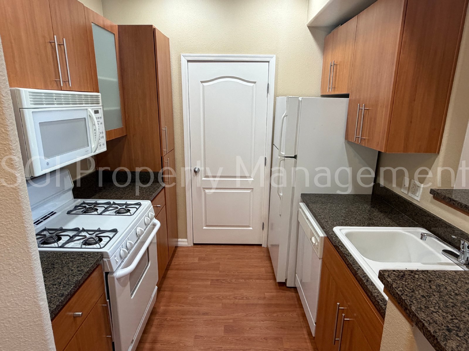 NICE 2 BEDROOM CONDO IN MONTAGE CONDOMINIUMS! property image