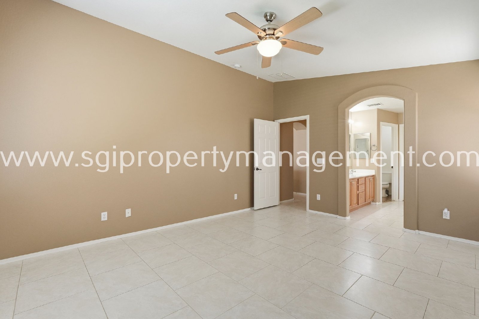 3 bedroom Waddell home with solar panels property image