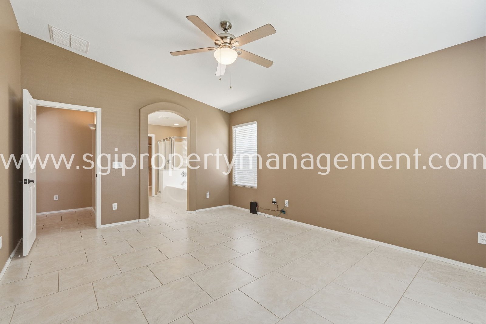 3 bedroom Waddell home with solar panels property image