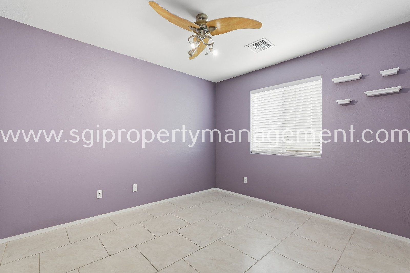 3 bedroom Waddell home with solar panels property image